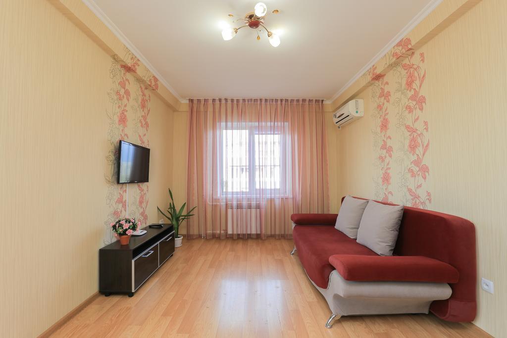 Apartment On Obolonskiy Prospect 12 Kiev Exterior foto